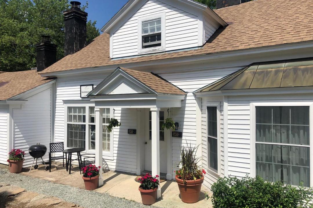 Photo of Buildings in West Dover