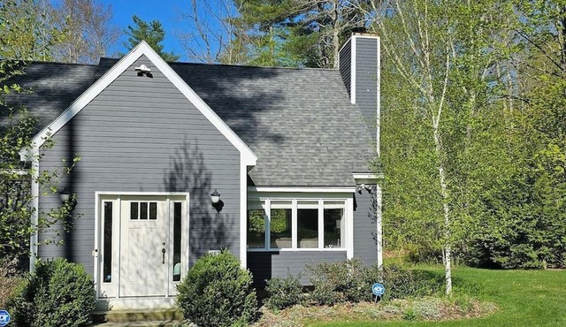 Peaceful mountain home near skiing, hiking, mtn biking & more